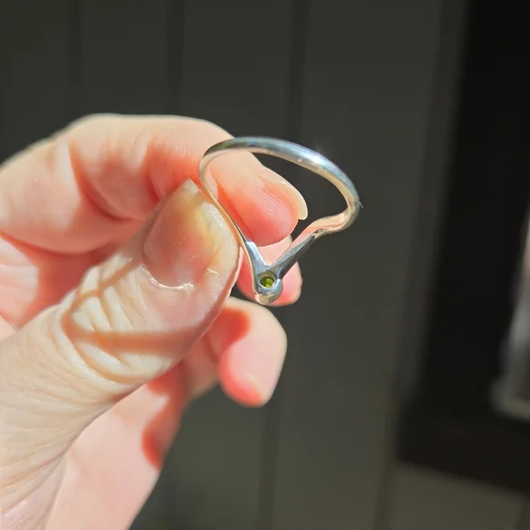 Crome diopside sterling V ring sz7.5 - Picture 7 of 8